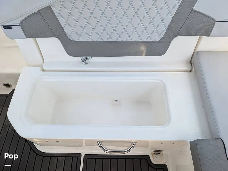 Slide: The Image of Bayliner VR5 2025 - 16704545