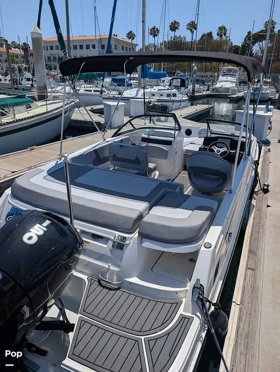 Slide: The Image of Bayliner VR5 2025 - 16704544