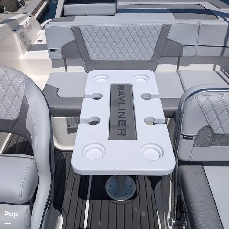 Slide: The Image of Bayliner VR5 2025 - 16720812