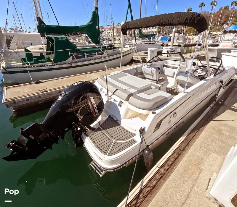 Slide: The Image of Bayliner VR5 2025 - 16720776