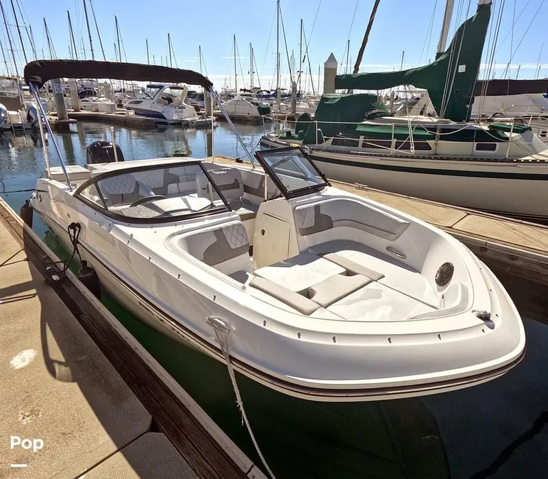 Slide: The Image of Bayliner VR5 2025 - 16720775
