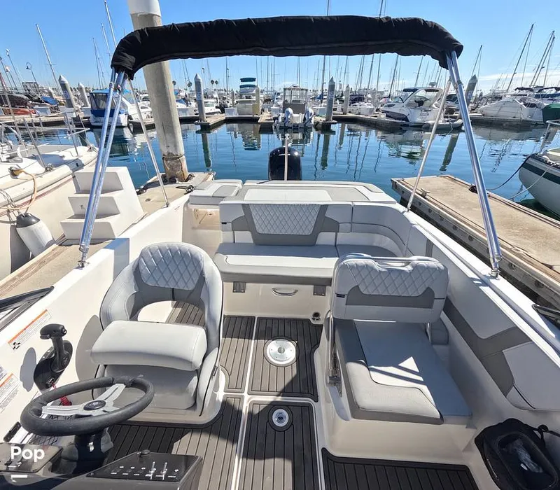 Slide: The Image of Bayliner VR5 2025 - 16720783