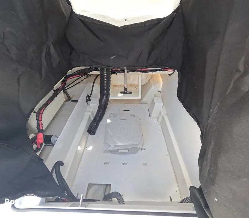 Slide: The Image of Bayliner VR5 2025 - 16720815