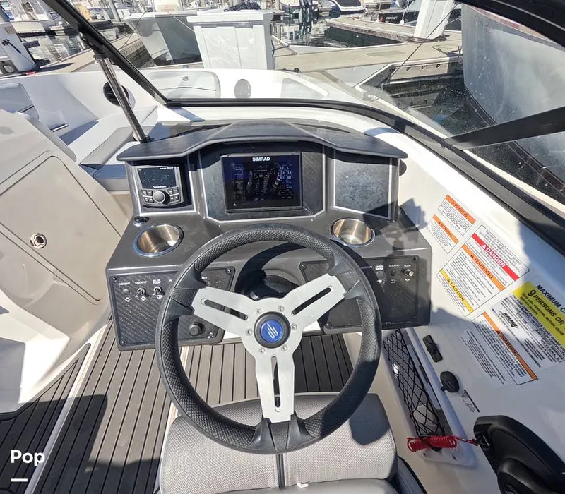 Slide: The Image of Bayliner VR5 2025 - 16720782