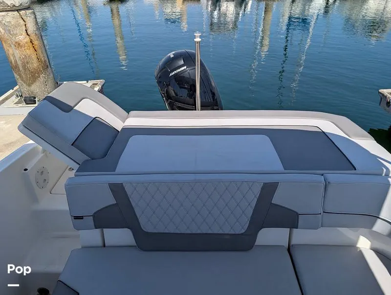 Slide: The Image of Bayliner VR5 2025 - 16704540