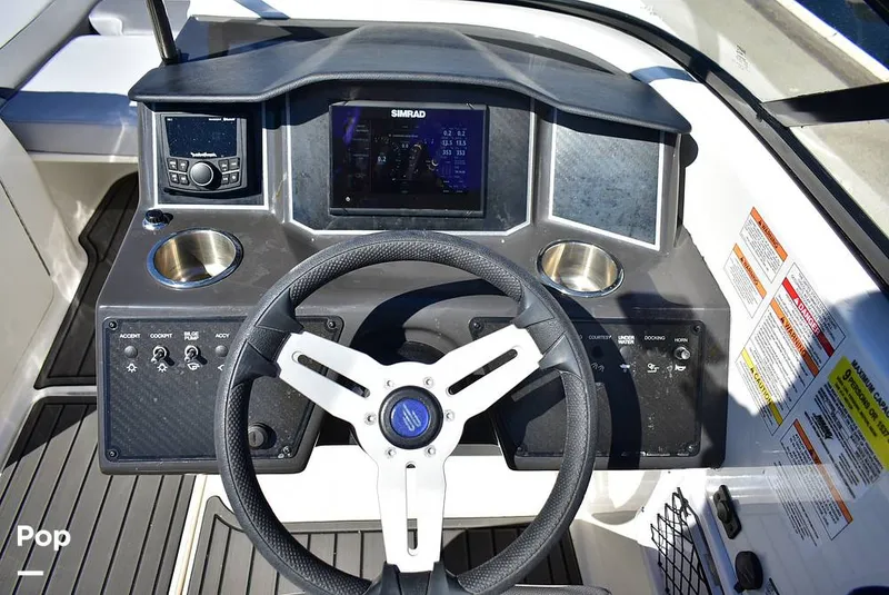 Slide: The Image of Bayliner VR5 2025 - 16720799