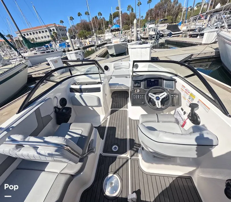 Slide: The Image of Bayliner VR5 2025 - 16720781