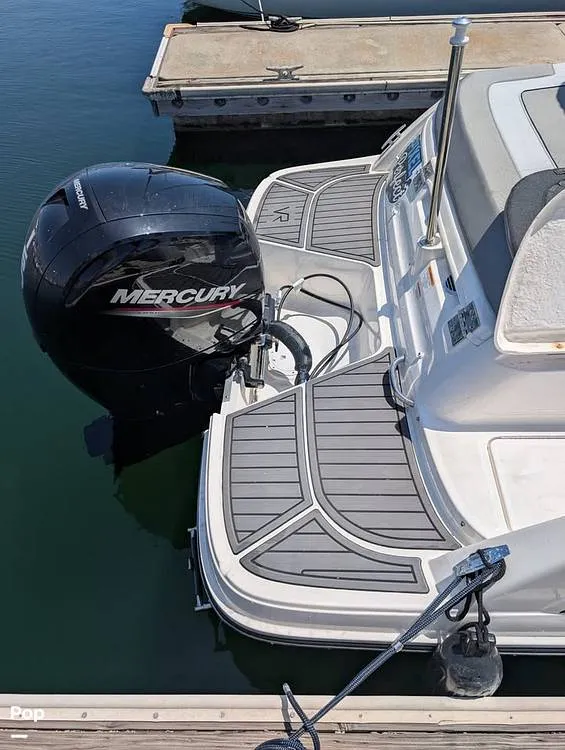 Slide: The Image of Bayliner VR5 2025 - 16704538