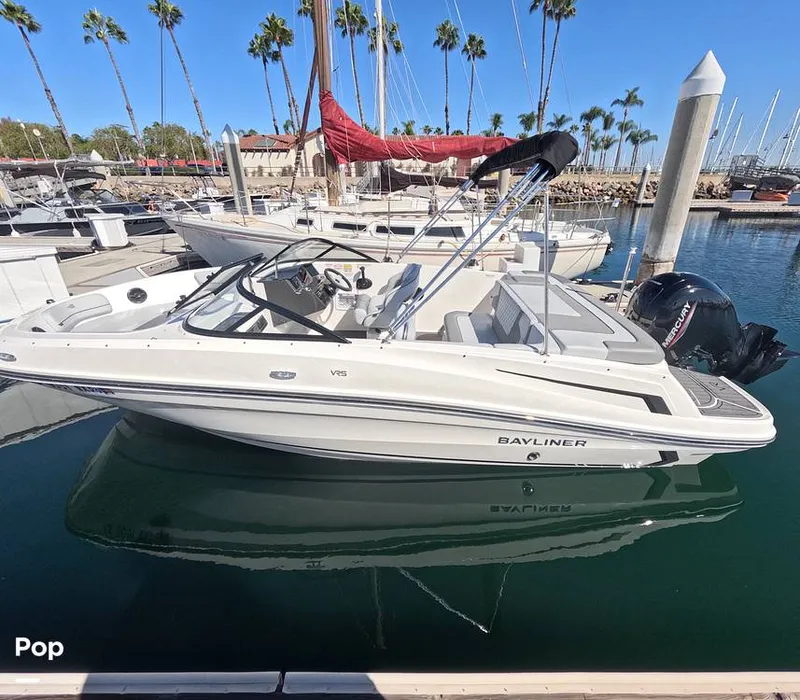 Slide: The Image of Bayliner VR5 2025 - 16720773