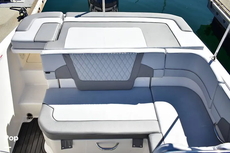 Slide: The Image of Bayliner VR5 2025 - 16720810