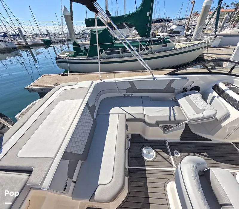 Slide: The Image of Bayliner VR5 2025 - 16720785