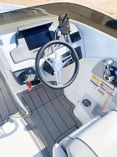 Slide: The Image of Captain's Chair - 16782302