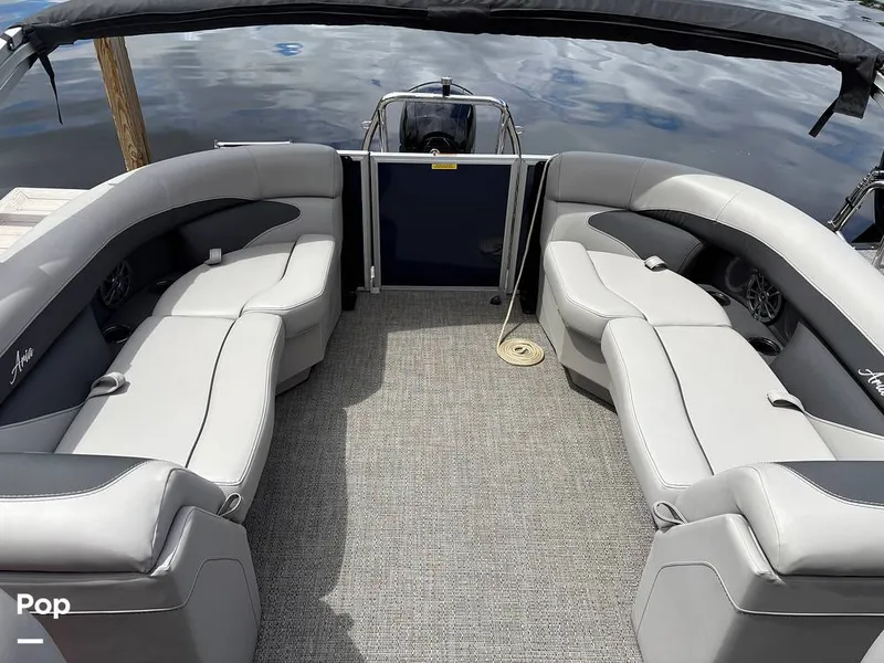 Slide: The Image of Bench Seat/Loungers - 16696825