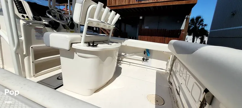 Slide: The Image of Robalo R222 2022 - 16765735