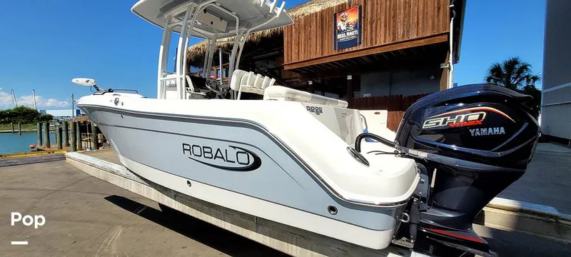 Slide: The Image of Robalo R222 2022 - 16765720