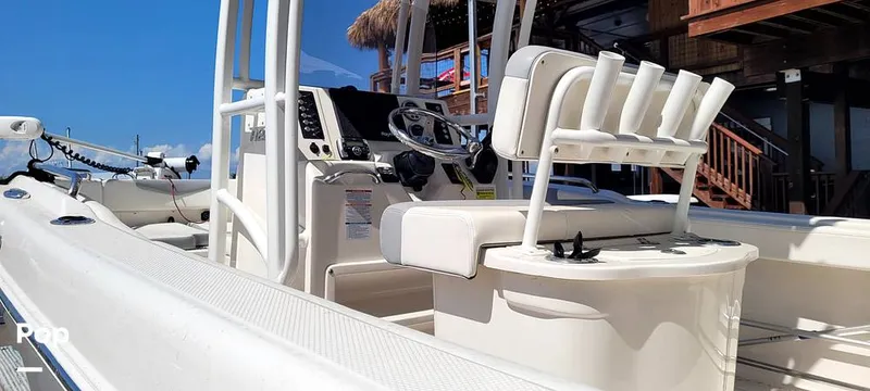 Slide: The Image of Robalo R222 2022 - 16765721