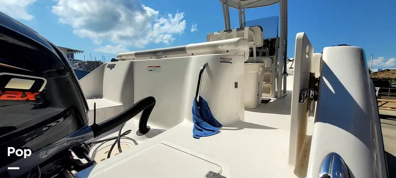 Slide: The Image of Robalo R222 2022 - 16765707