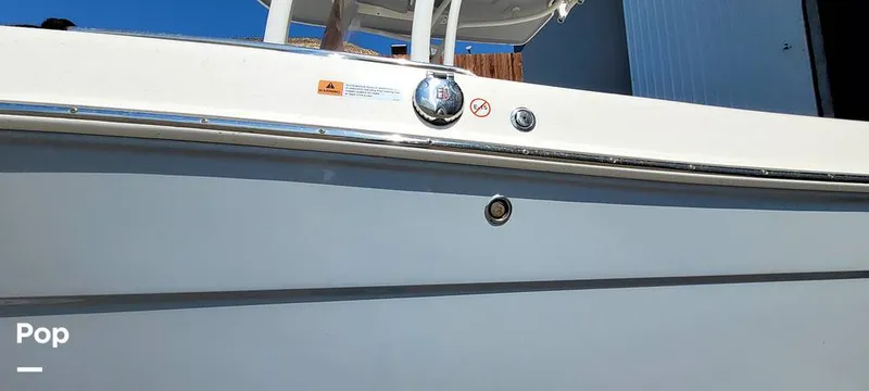 Slide: The Image of Robalo R222 2022 - 16765730