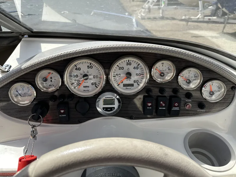 Slide: The Image of Stingray 185LS 2011 - 10