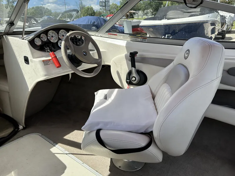 Slide: The Image of Stingray 185LS 2011 - 11