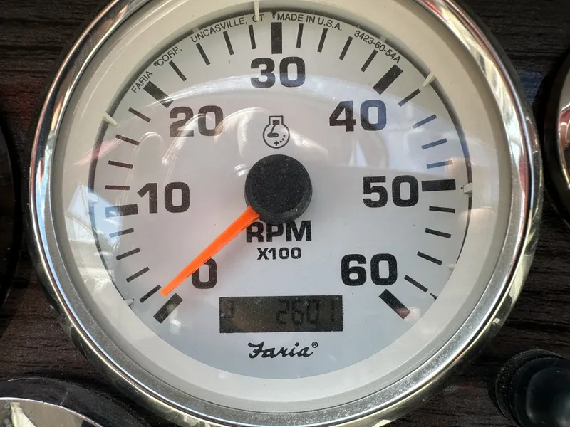 Slide: The Image of Stingray 185LS 2011 - 12