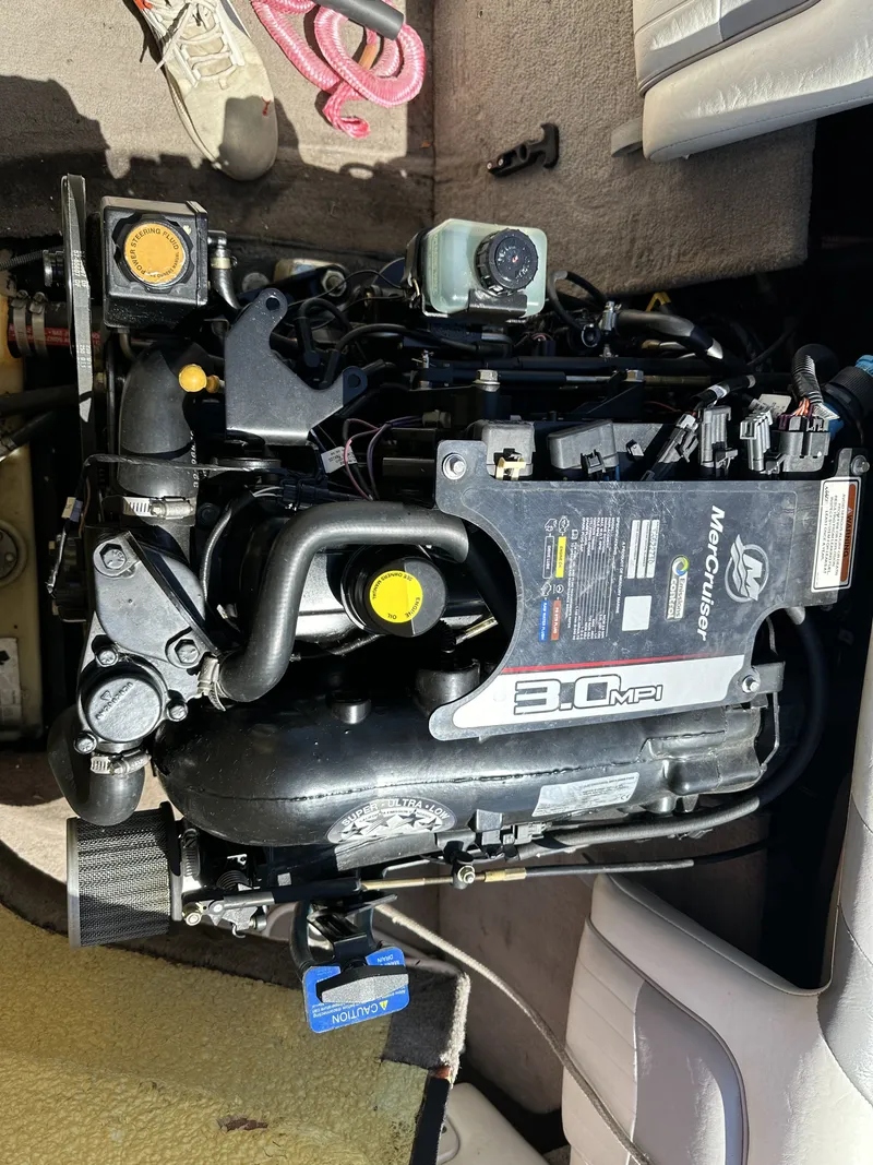 Slide: The Image of Stingray 185LS 2011 - 17