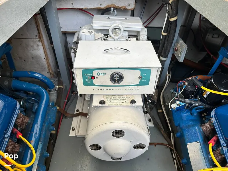 Slide: The Image of Chris-Craft Commander 38 1970 - 16719118