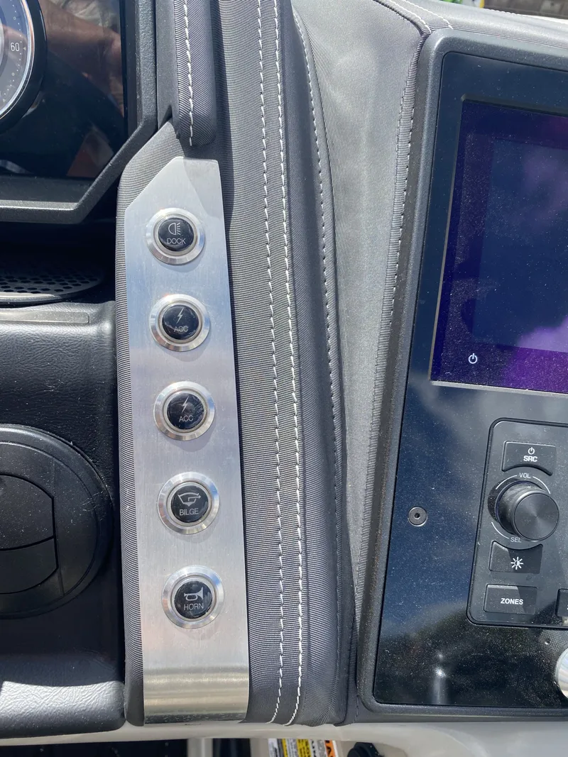 Slide: The Image of Barletta LUSSO 25UETT 2023 - 10