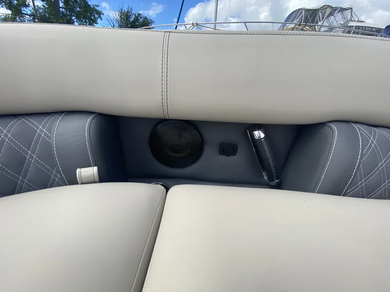 Slide: The Image of Barletta LUSSO 25UETT 2023 - 14