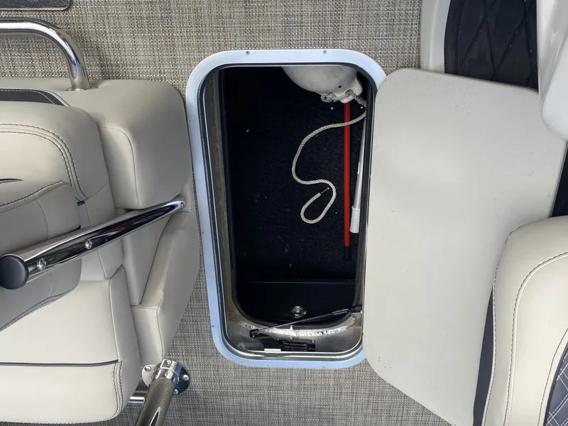 Slide: The Image of Barletta LUSSO 25UETT 2023 - 17