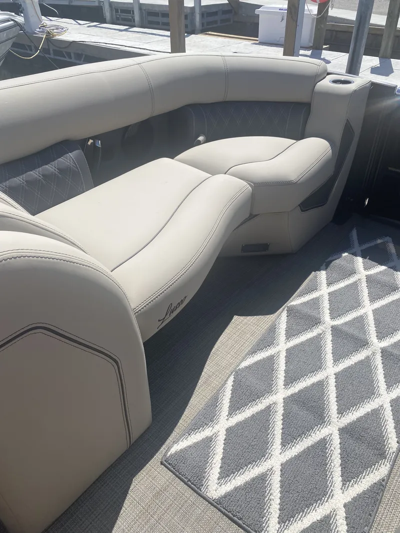 Slide: The Image of Barletta LUSSO 25UETT 2023 - 22