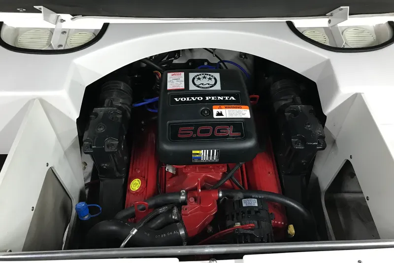 Slide: The Image of Volvo Penta 5.0GL engine in 2005 Four Winns 190 Horizon boat. - 26