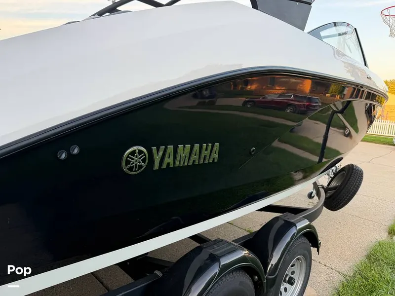 Slide: The Image of Yamaha AR220 2024 - 16793557