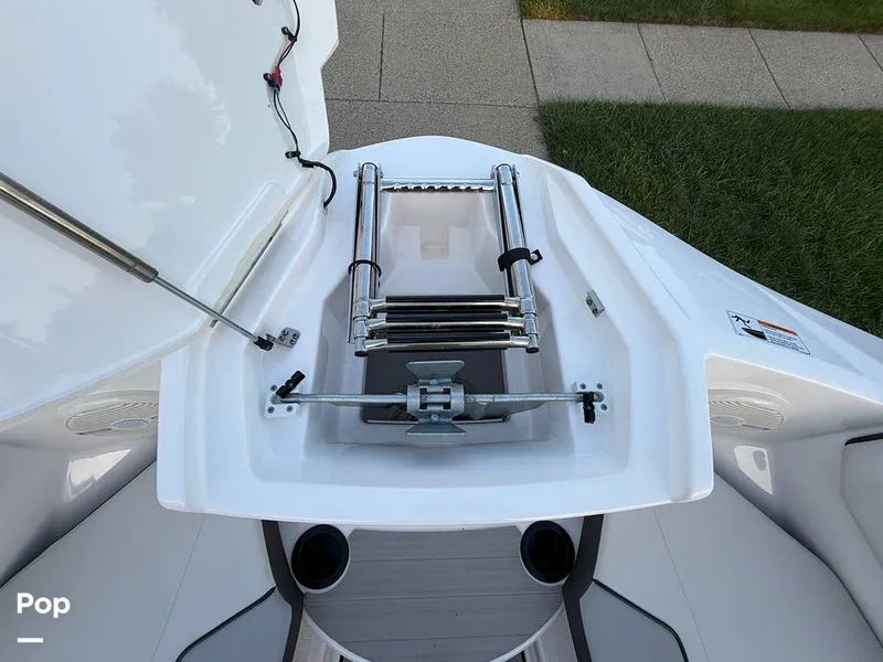 Slide: The Image of Yamaha AR220 2024 - 16793451