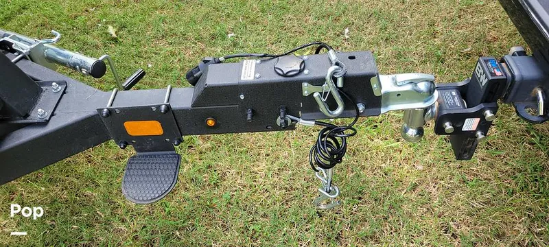Slide: The Image of Sun Tracker Party Barge 22 DLX 2021 - 16767900