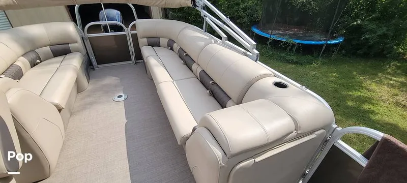 Slide: The Image of Sun Tracker Party Barge 22 DLX 2021 - 16767870