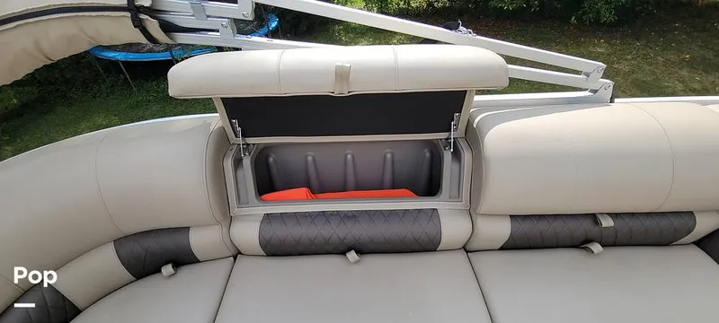Slide: The Image of Sun Tracker Party Barge 22 DLX 2021 - 16767874