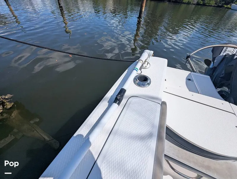 Slide: The Image of Robalo R200 2018 - 16753353