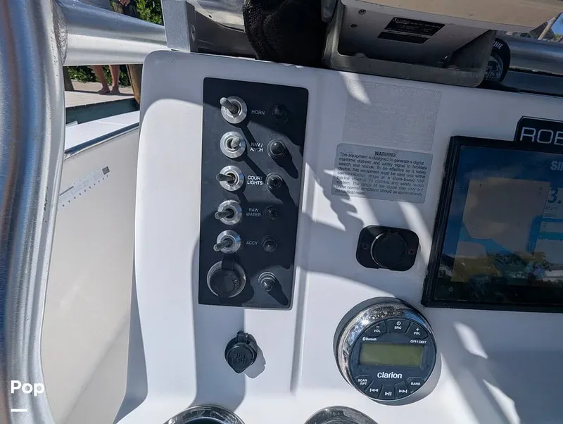 Slide: The Image of Robalo R200 2018 - 16753314
