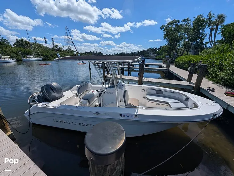 Slide: The Image of Robalo R200 2018 - 16753377