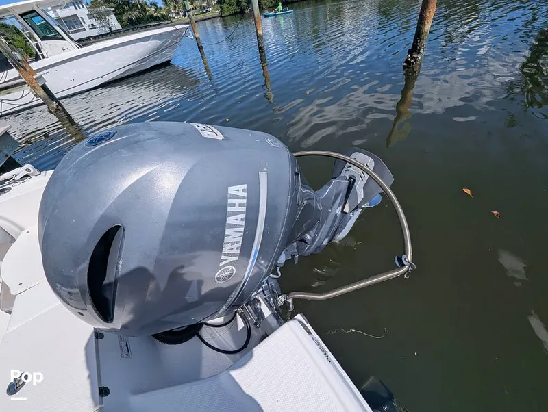 Slide: The Image of Robalo R200 2018 - 16753345