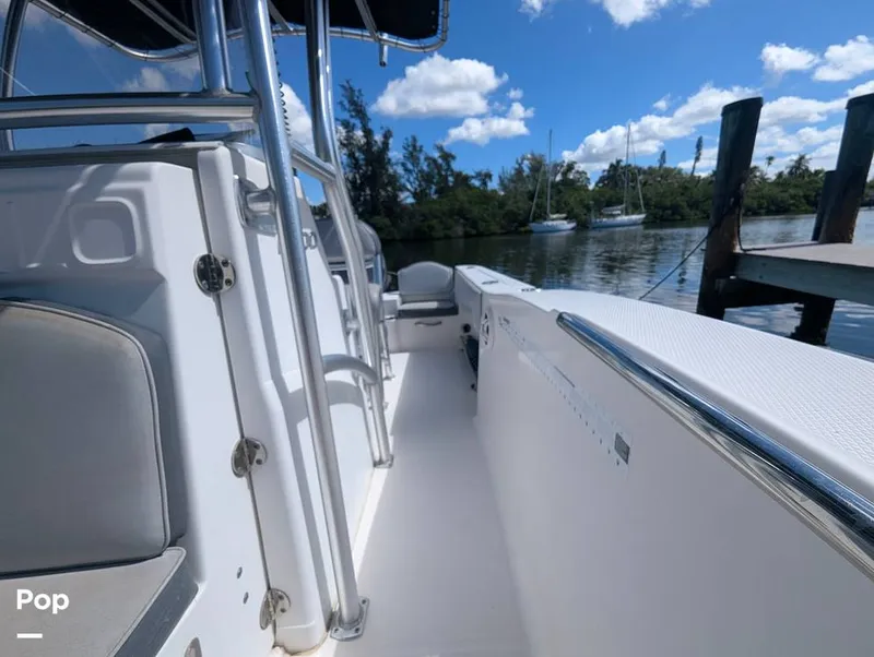 Slide: The Image of Robalo R200 2018 - 16753370