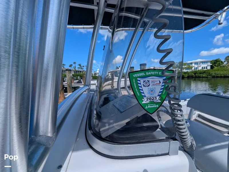 Slide: The Image of Robalo R200 2018 - 16753372