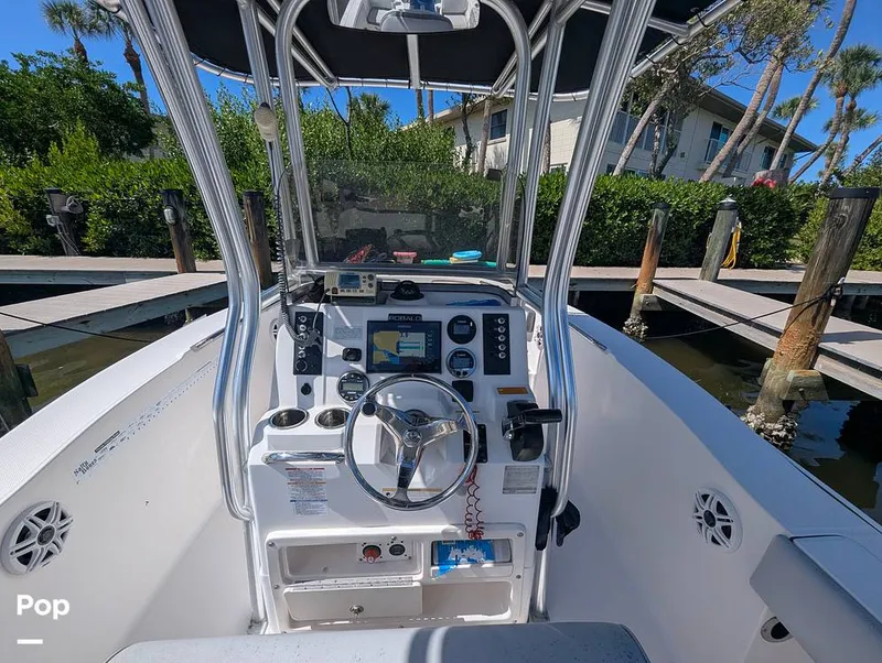 Slide: The Image of Robalo R200 2018 - 16753328