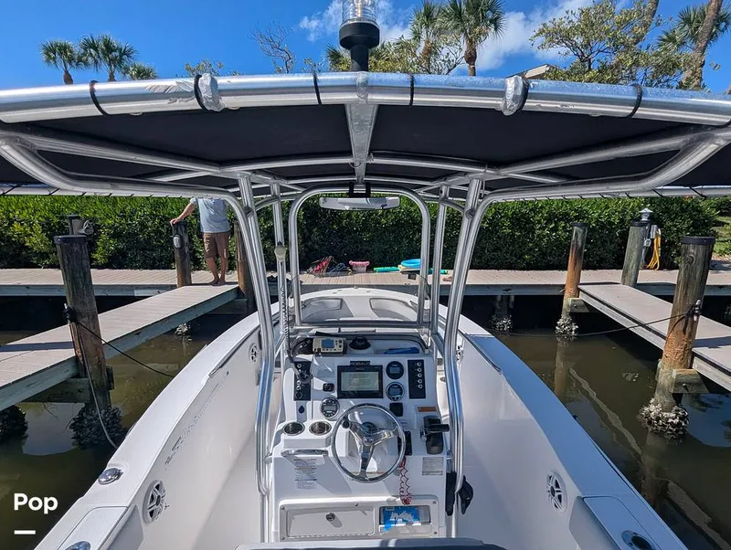 Slide: The Image of Robalo R200 2018 - 16753307