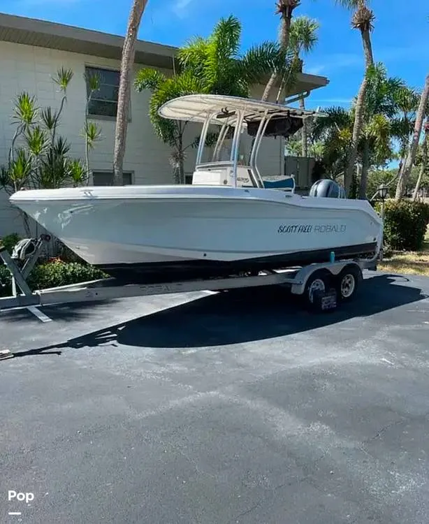 Slide: The Image of Robalo R200 2018 - 16740386