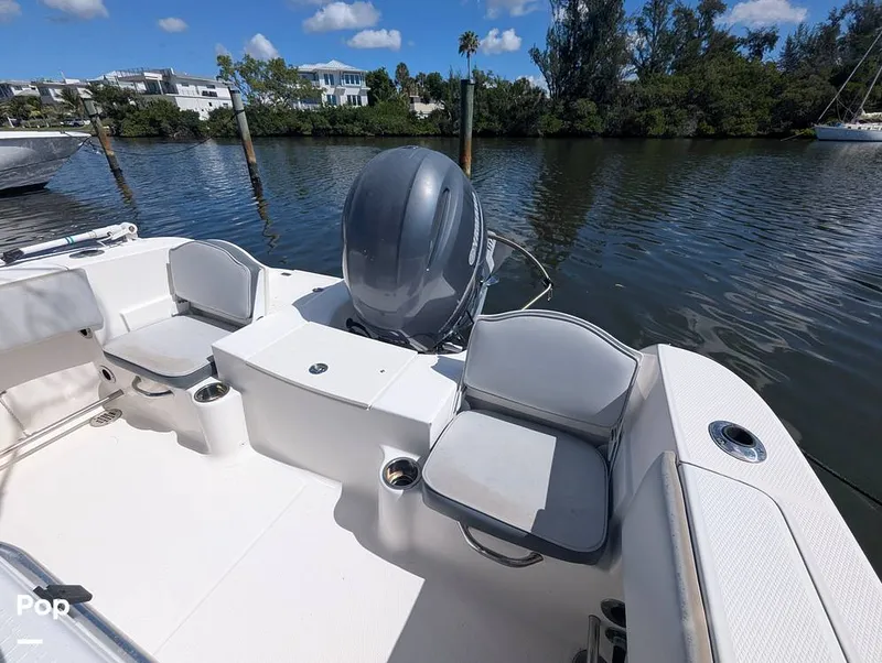 Slide: The Image of Robalo R200 2018 - 16753331