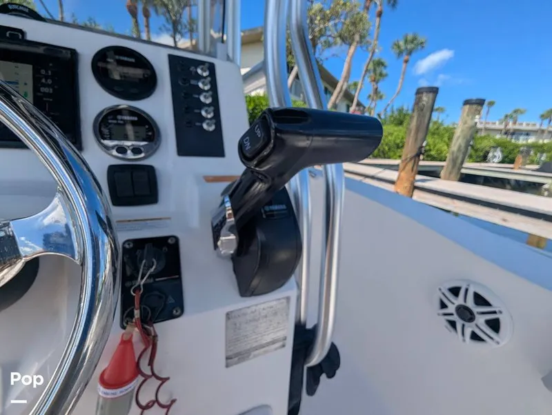 Slide: The Image of Robalo R200 2018 - 16753319