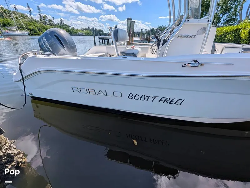 Slide: The Image of Robalo R200 2018 - 16753378