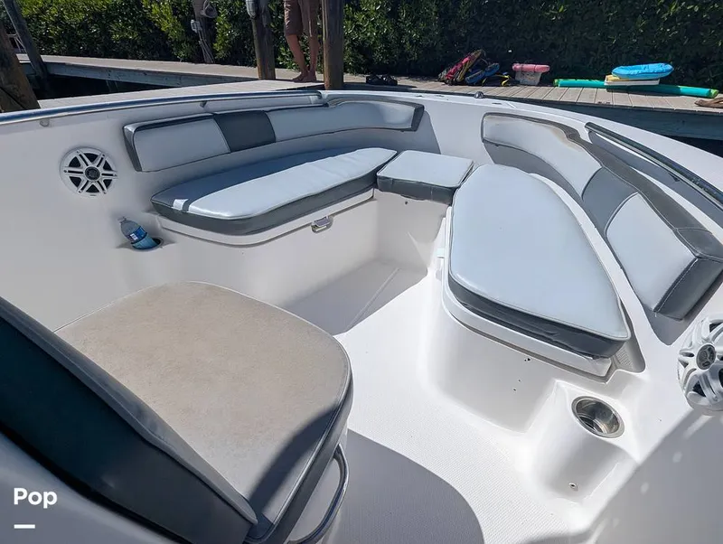 Slide: The Image of Robalo R200 2018 - 16753308